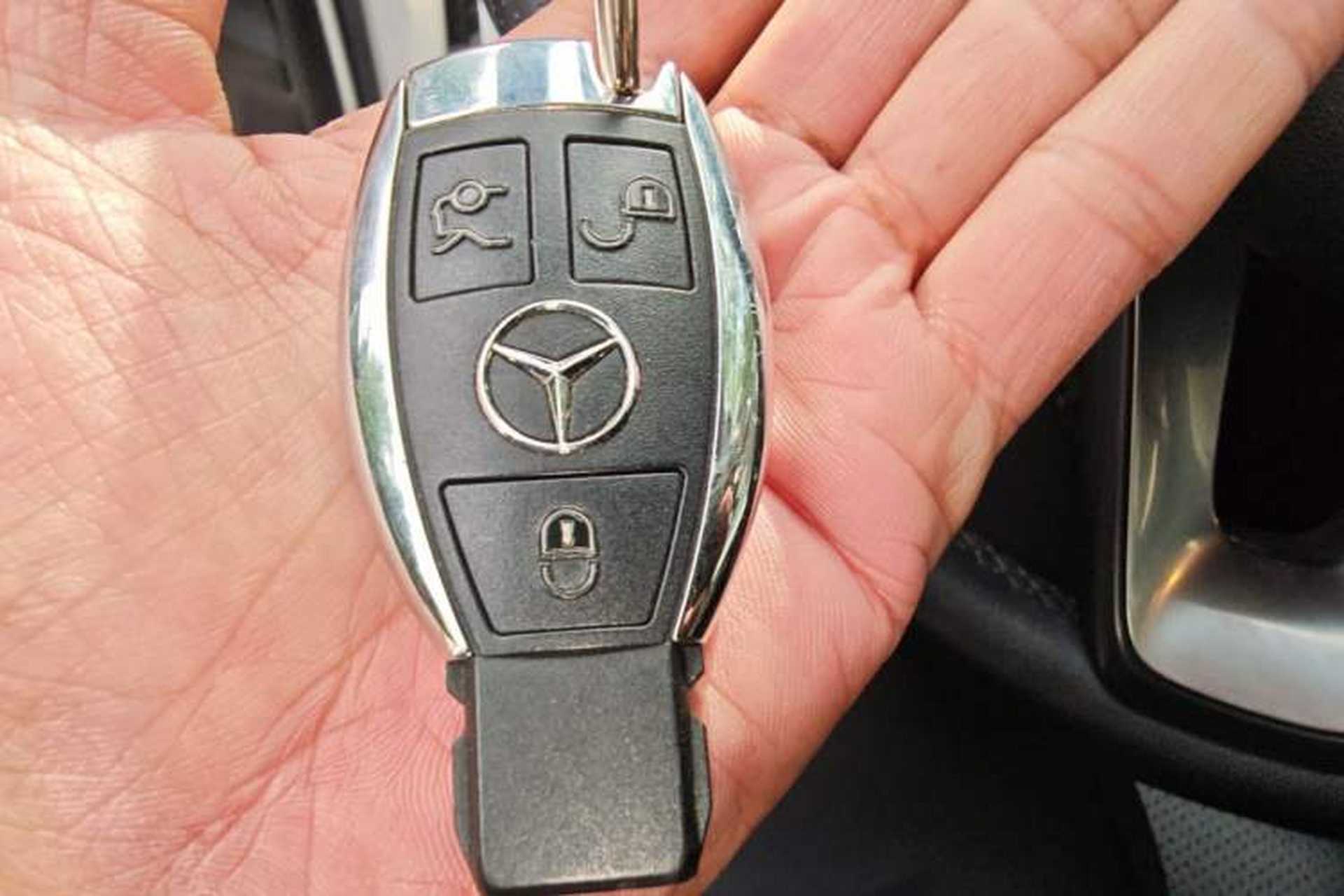 Used Mercedes-Benz C-Class 2017 Facelift C 200 L Sport Edition Vehicle Key
