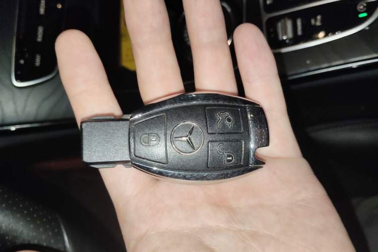 Used Mercedes-Benz C-Class 2017 Restyled C 200 Sport Edition Vehicle Key