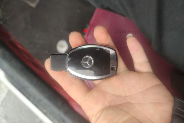 Used Mercedes-Benz C-Class 2017 Restyled C 200 Sport Edition Vehicle Key