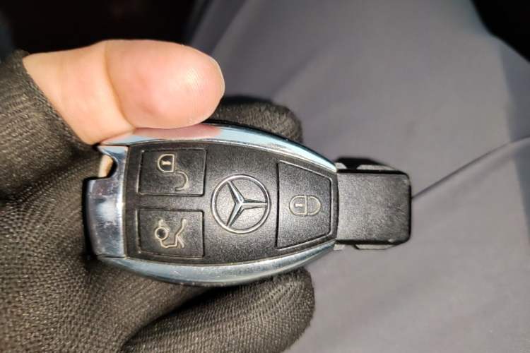 Used Mercedes-Benz C-Class 2017 Restyled C 200 Sport Edition Vehicle Key