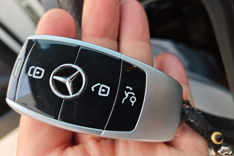 Used Mercedes-Benz C-Class 2017 Facelifted C 180 L Stylish Edition Vehicle Key