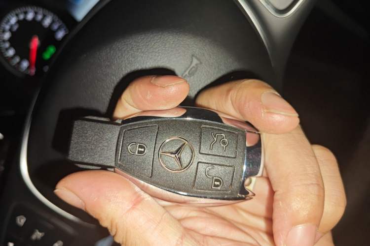 Used Mercedes-Benz C-Class 2017 Revised C 180 L Dynamic Sports Edition Vehicle Key