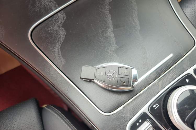 Used Mercedes-Benz C-Class 2017 Facelift C 200 L Sport Edition Vehicle Key