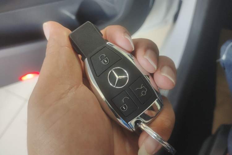 Used Mercedes-Benz C-Class 2017 Restyled C 200 Sport Edition Vehicle Key