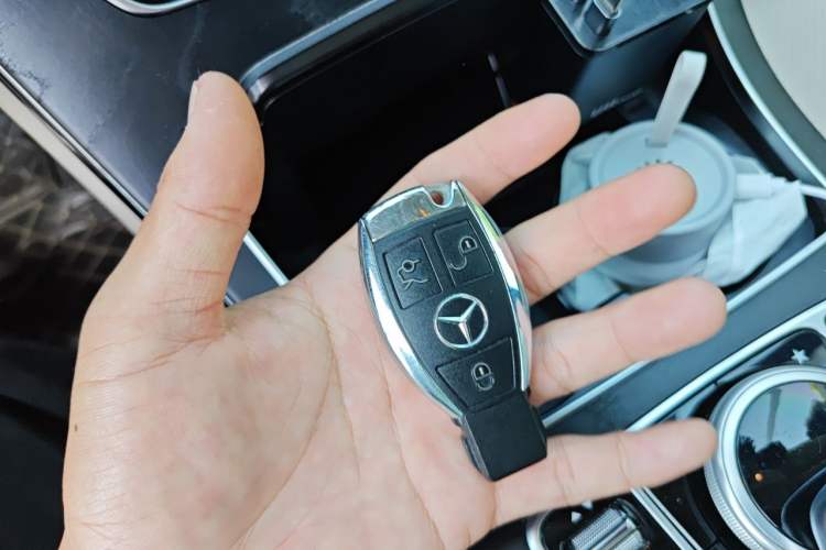 Used Mercedes-Benz C-Class 2017 C 200 L Sport Edition Vehicle Key