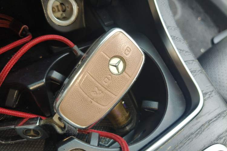 Used Mercedes-Benz C-Class 2017 C 200 L Sport Edition Vehicle Key