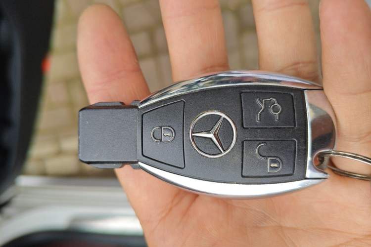 Used Mercedes-Benz C-Class 2017 Facelift C 200 L Sport Edition Vehicle Key