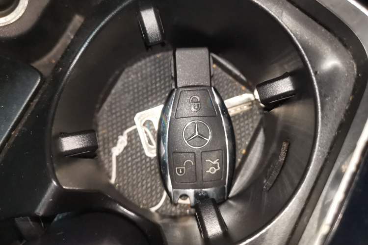 Used Mercedes-Benz C-Class 2017 Restyled C 200 Sport Edition Vehicle Key