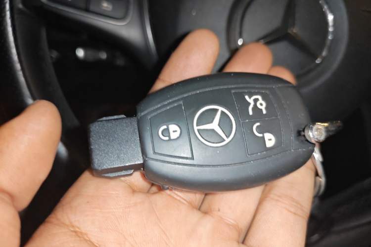 Used Mercedes-Benz C-Class 2017 Restyled C 180 L Fashion Edition Sport Version Vehicle Key