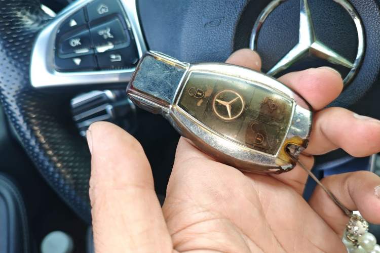 Used Mercedes-Benz C-Class 2017 C 200 Sport Edition Vehicle Key