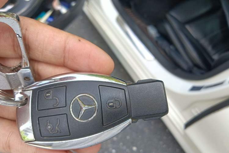 Used Mercedes-Benz C-Class 2017 Facelift C 200 L Sport Edition Vehicle Key