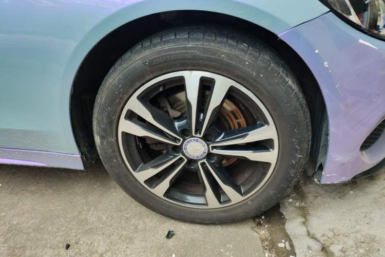 Used Mercedes-Benz C-Class 2017 C 200 Sport Edition Right Front Wheel Hub
