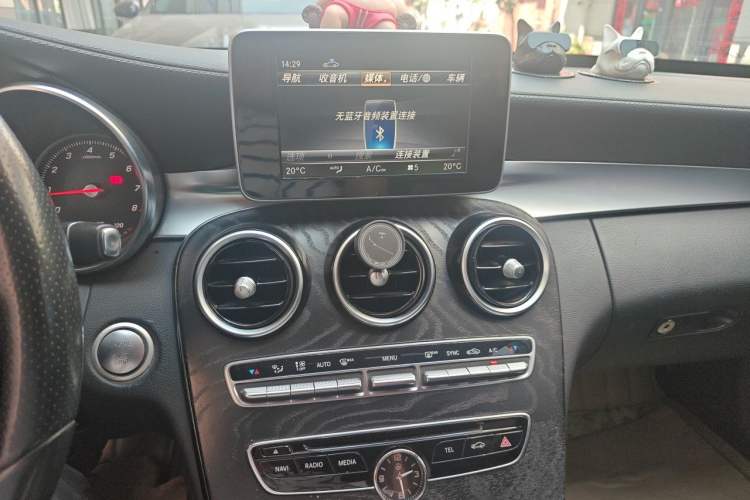 Used Mercedes-Benz C-Class 2018 C 180 L Fashion Edition Sport Version Audio And AC Panel