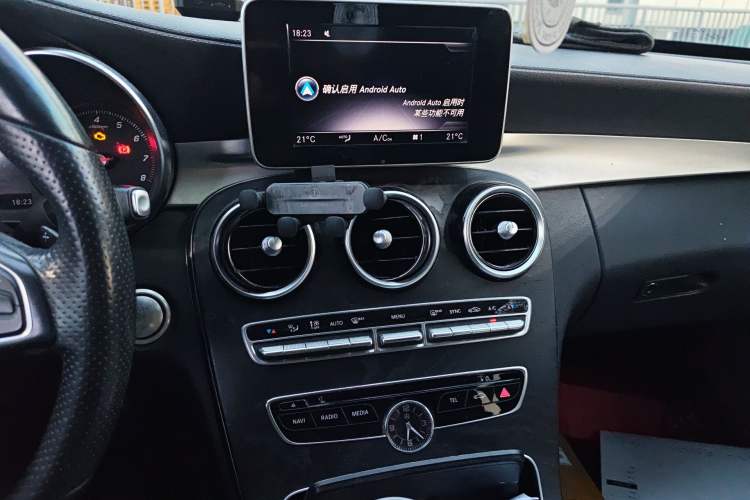 Used Mercedes-Benz C-Class 2018 C 180 L Fashion Edition Sport Version Audio And AC Panel