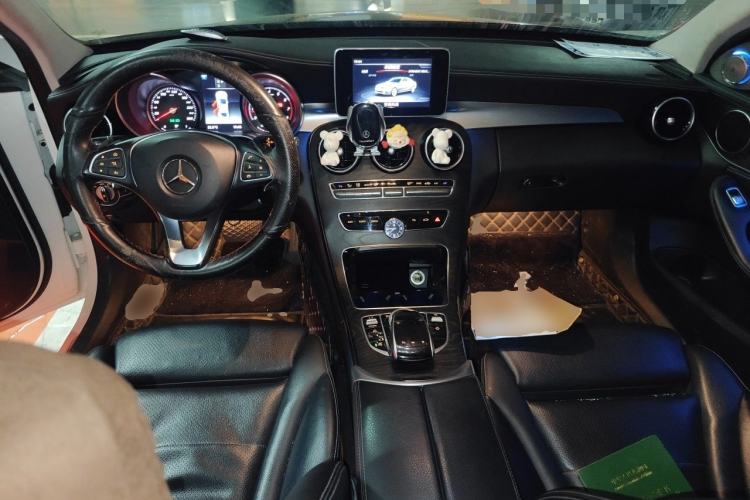 Used Mercedes-Benz C-Class 2018 C 200 L Sport Edition Center Console