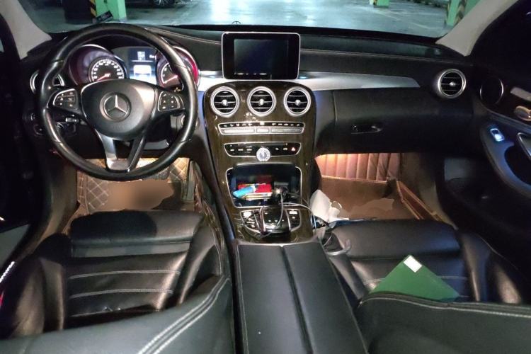 Used Mercedes-Benz C-Class 2018 C 200 L Center Console