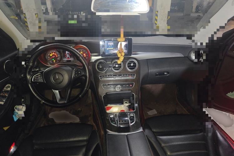 Used Mercedes-Benz C-Class 2018 C 180 L Fashion Model Center Console