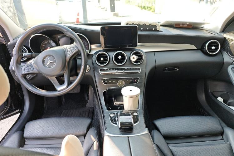 Used Mercedes-Benz C-Class 2018 C 200 L Sport Edition Center Console