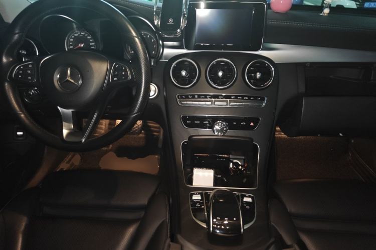 Used Mercedes-Benz C-Class 2018 C 200 L Sport Edition Center Console