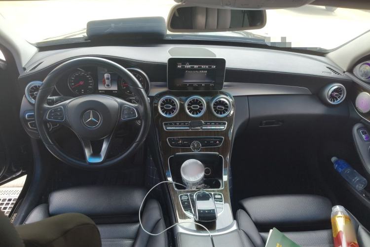 Used Mercedes-Benz C-Class 2018 C 200 L Center Console