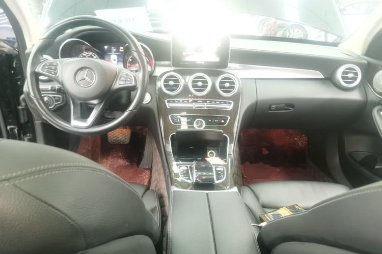 Used Mercedes-Benz C-Class 2018 C 200 L Center Console