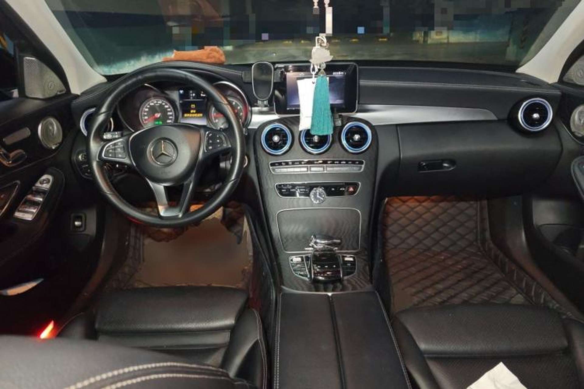 Used Mercedes-Benz C-Class 2018 C 200 L Sport Edition Center Console