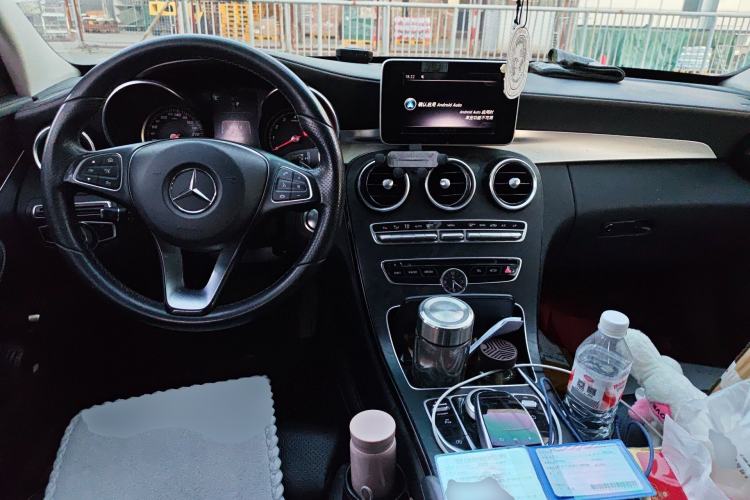 Used Mercedes-Benz C-Class 2018 C 180 L Fashion Edition Sport Version Center Console