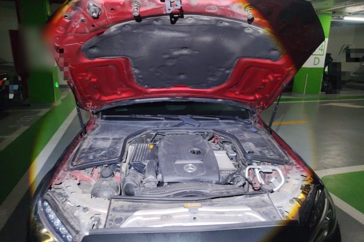 Used Mercedes-Benz C-Class 2018 C 180 L Fashion Edition Sport Version Engine Bay