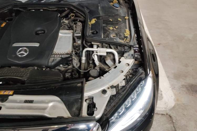 Used Mercedes-Benz C-Class 2018 C 200 L Engine Bay Left