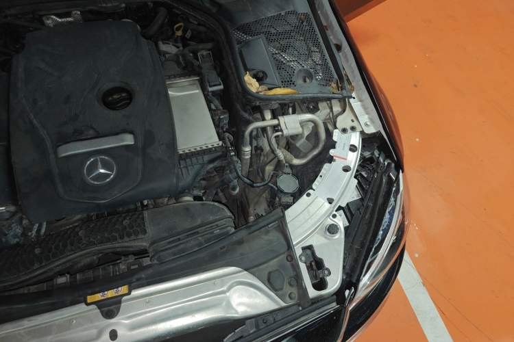 Used Mercedes-Benz C-Class 2018 C 200 L Sport Edition Engine Bay Left