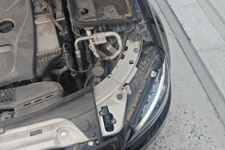 Used Mercedes-Benz C-Class 2018 C 180 L Fashion Edition Sport Version Engine Bay Left