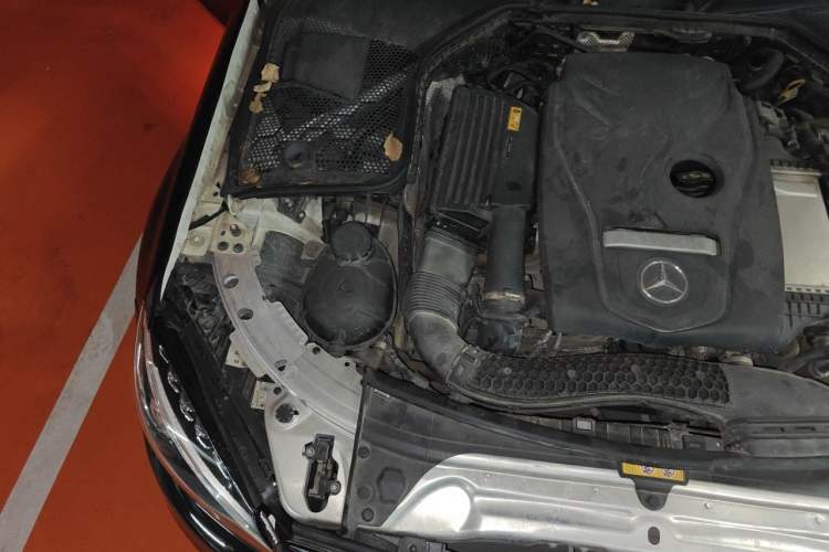 Used Mercedes-Benz C-Class 2018 C 200 L Sport Edition Engine Bay Right