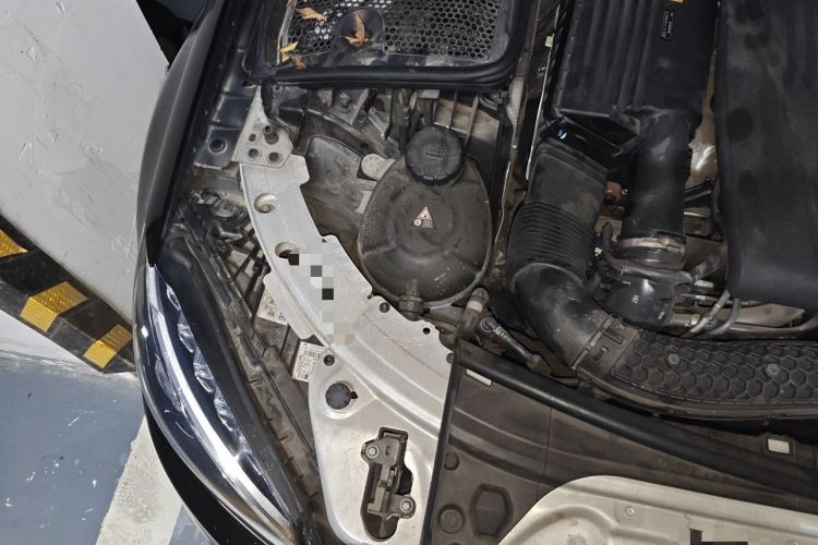 Used Mercedes-Benz C-Class 2018 C 200 Sport Edition Engine Bay Right