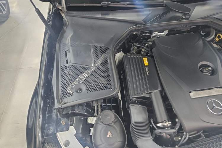 Used Mercedes-Benz C-Class 2018 C 200 Sport Edition Engine Bay Right