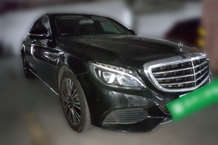 Used Mercedes-Benz C-Class 2018 C 200 L Front Right 45 Deg