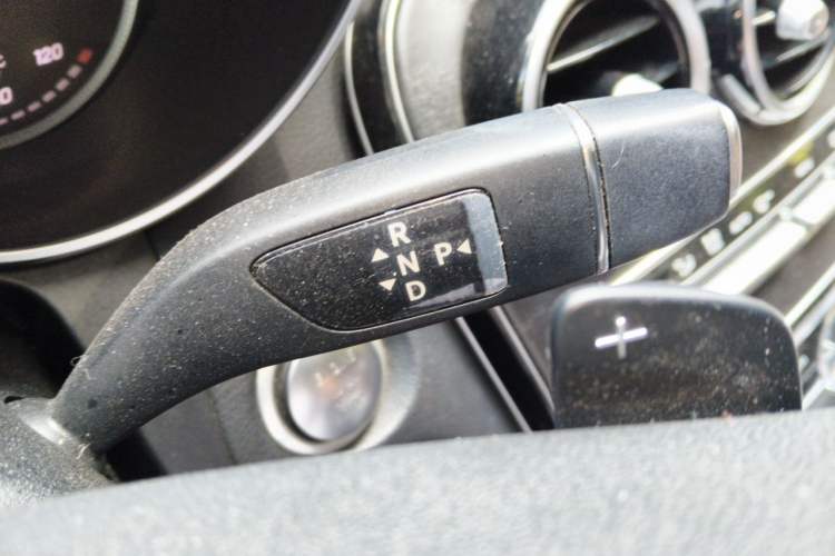 Used Mercedes-Benz C-Class 2018 C 180 L Fashion Edition Sport Version Gear Lever
