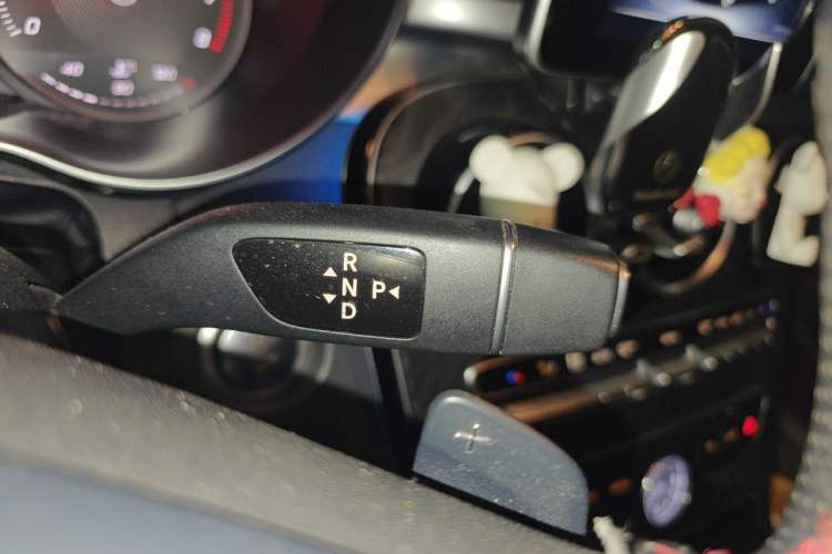 Used Mercedes-Benz C-Class 2018 C 200 L Sport Edition Gear Lever