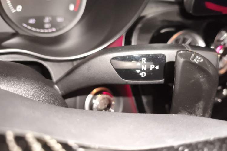 Used Mercedes-Benz C-Class 2018 C 200 L Sport Edition Achievement Special Edition Gear Lever