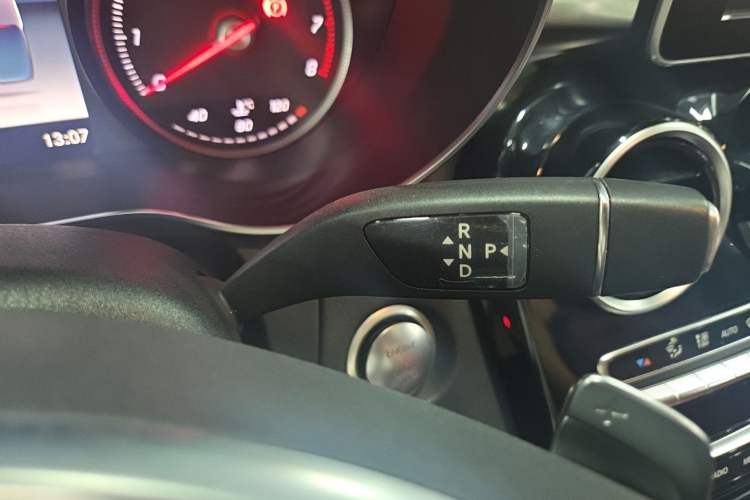 Used Mercedes-Benz C-Class 2018 C 200 Sport Edition Gear Lever