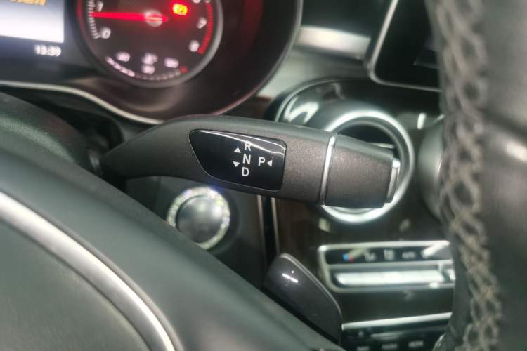 Used Mercedes-Benz C-Class 2018 C 200 L Gear Lever