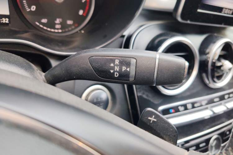 Used Mercedes-Benz C-Class 2018 C 180 L Fashion Edition Sport Version Gear Lever