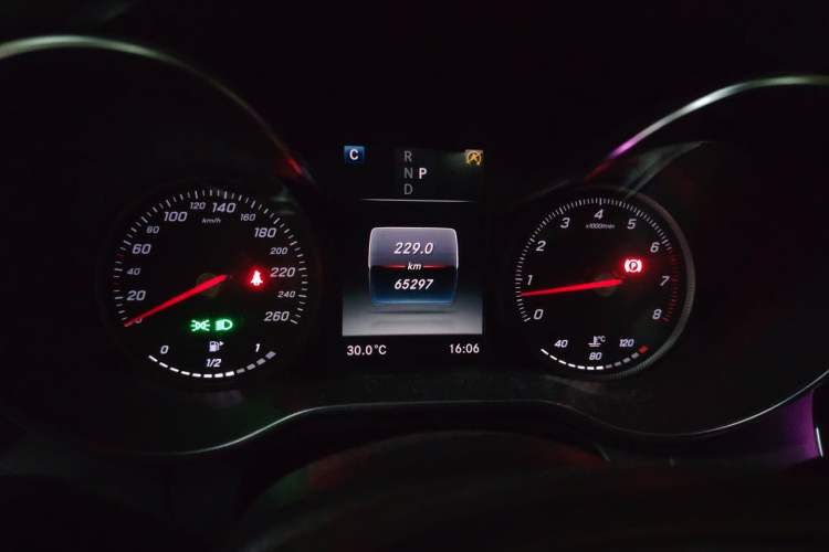 Used Mercedes-Benz C-Class 2018 C 180 L Fashion Edition Sport Version Instrument Cluster