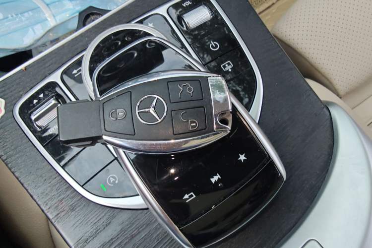 Used Mercedes-Benz C-Class 2018 C 200 L 4MATIC Sport Edition Interior 1