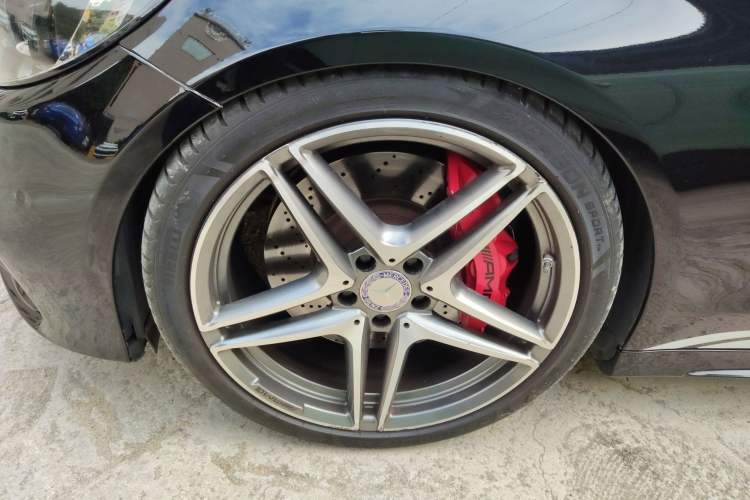 Used Mercedes-Benz C-Class 2018 C 200 Estate Left Front Wheel Hub