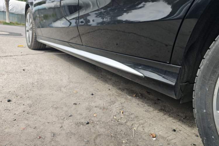Used Mercedes-Benz C-Class 2018 C 200 L 4MATIC Sport Edition Left Side Sill
