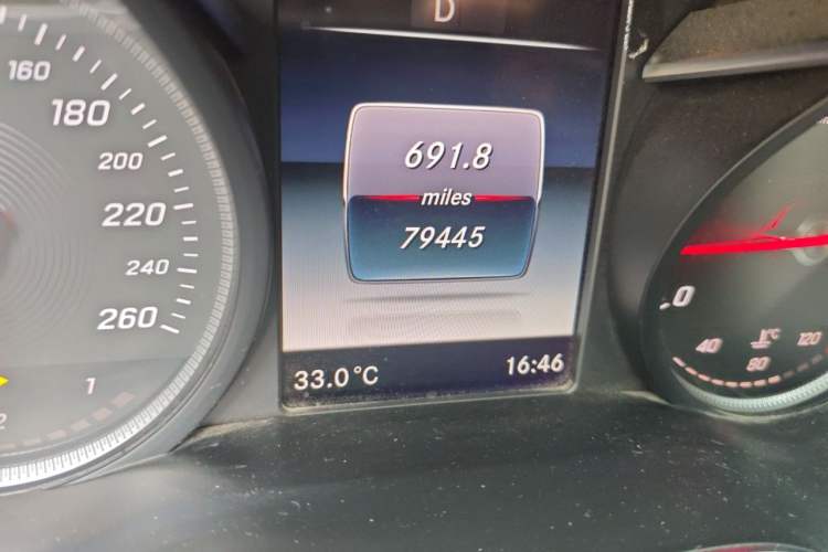 Used Mercedes-Benz C-Class 2018 C 200 L Sport Edition Odometer Close Up