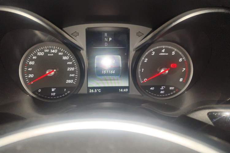 Used Mercedes-Benz C-Class 2018 C 200 L Sport Edition Odometer Close Up