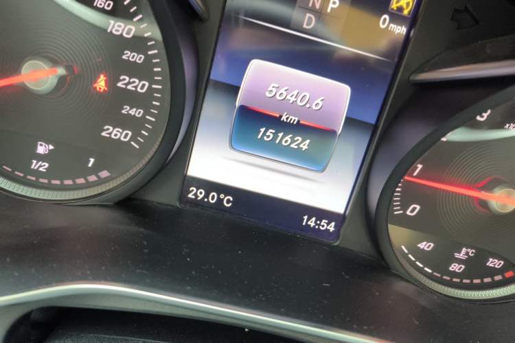 Used Mercedes-Benz C-Class 2018 C 200 L Sport Edition Achievement Special Edition Odometer Close Up