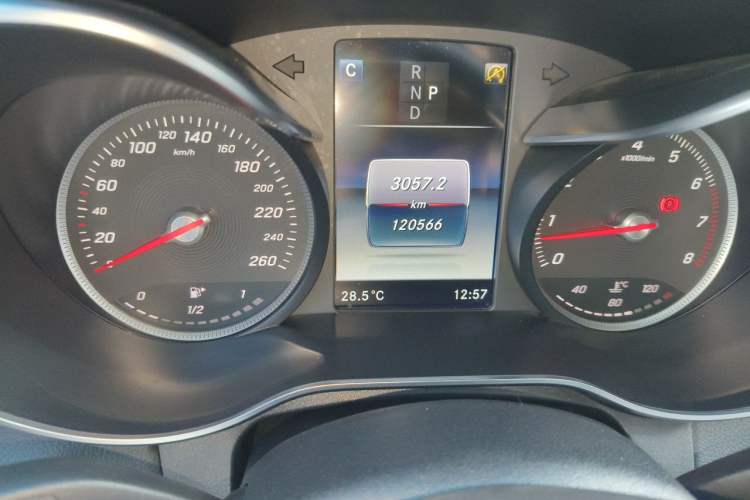 Used Mercedes-Benz C-Class 2018 C 200 L Odometer Close Up