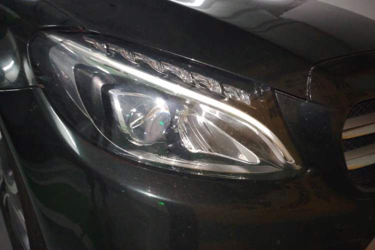 Used Mercedes-Benz C-Class 2018 C 180 L Fashion Edition Sport Version Right Front Headlight